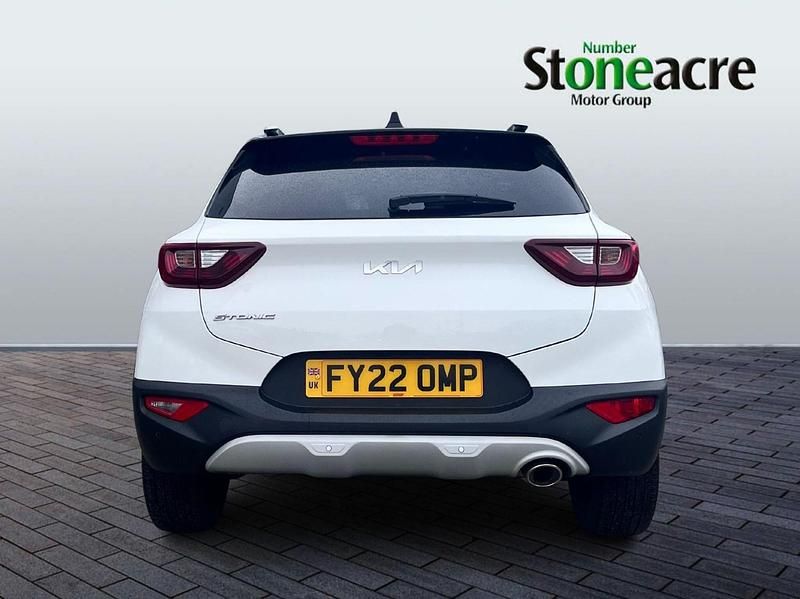 Used Kia Stonic 118 HP (86 kW) 2022 White SUV