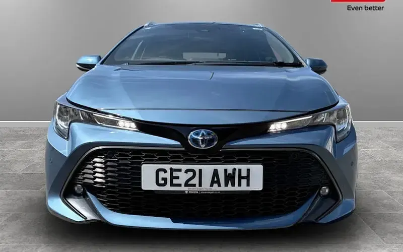 Used Toyota Corolla Design 122 HP (89 kW) 2021 Blue Estate