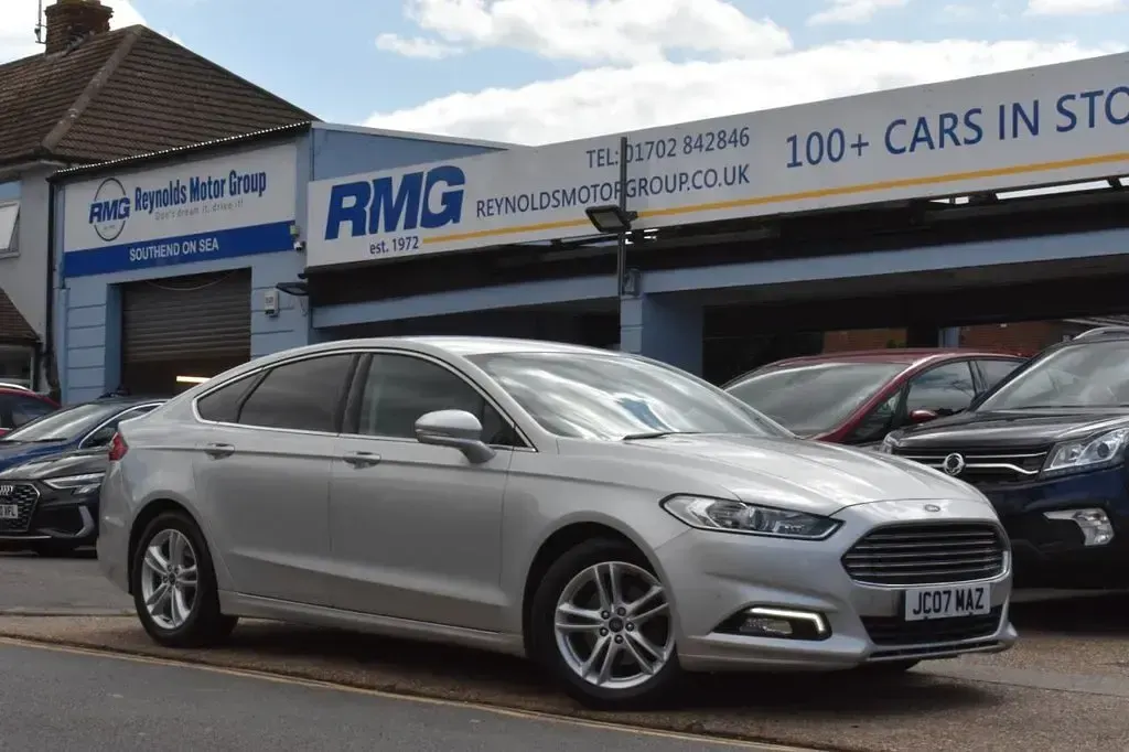 Used Ford Mondeo Zetec 125 HP (91 kW) 2015 Silver Hatchback
