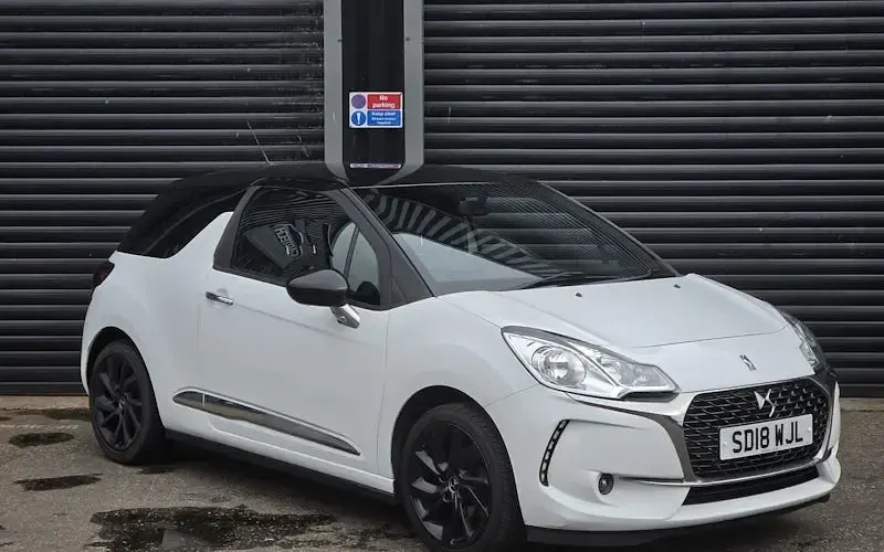 Used DS Automobiles DS3 Connected Chic 82 HP (60 kW) 2018 White Hatchback