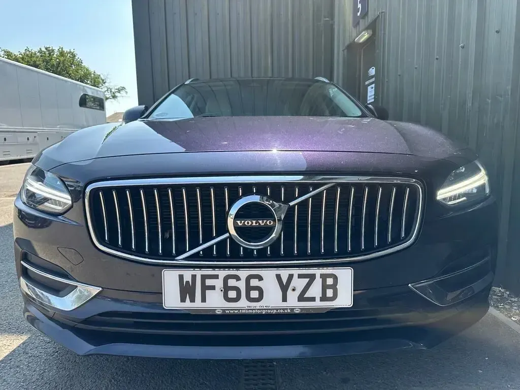 Used Volvo V90 Inscription 235 HP (172 kW) 2016 Blue Estate