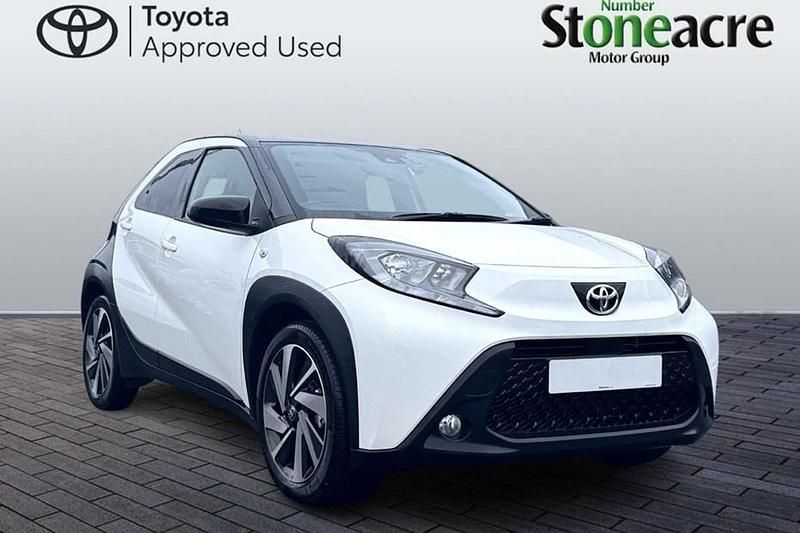 Used Toyota Aygo X 72 HP (52 kW) 2025 White SUV