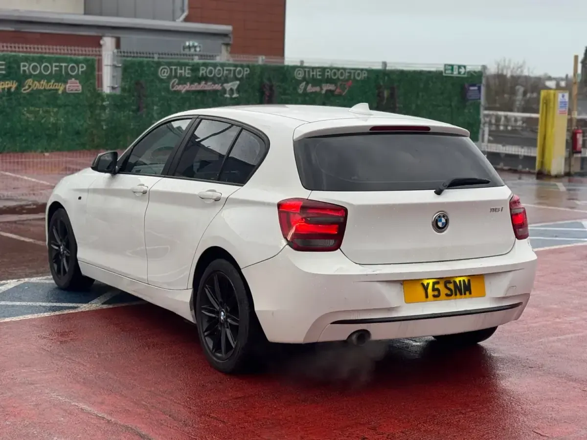 Używany BMW 116 Sport Line 2012 Biały Hatchback