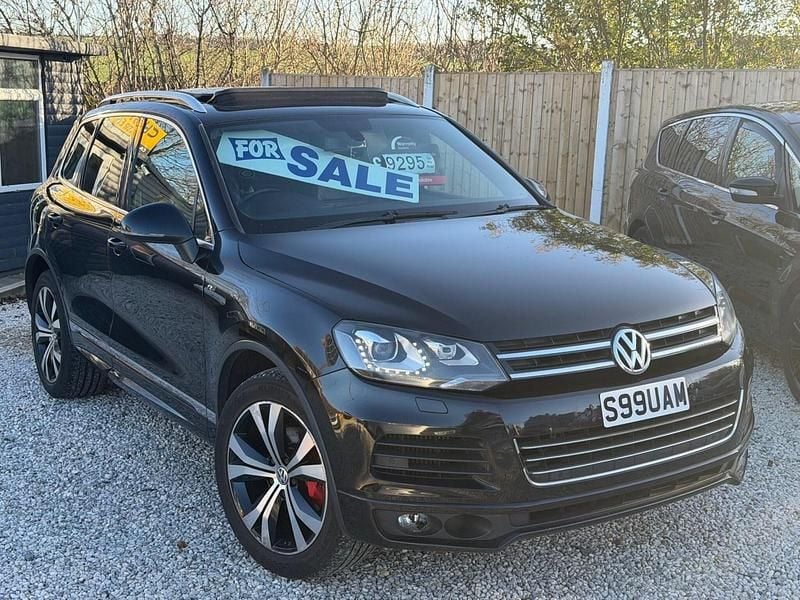 Black Used 2013 VW Touareg R-line SUV | £9,295 (Fair price) - Image 1/4
