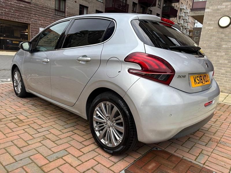 Used Peugeot 208 Allure 2018 Silver Hatchback