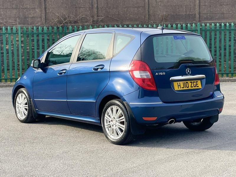 Begagnad Mercedes A160 Elegance 2010 Blå Halvkombi