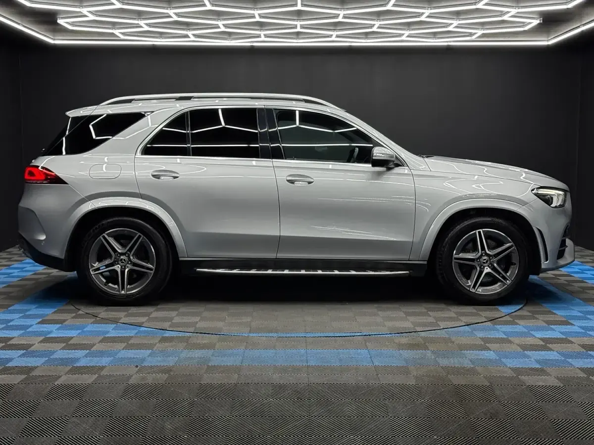 Used Mercedes GLE400 AMG line 2021 Silver Estate