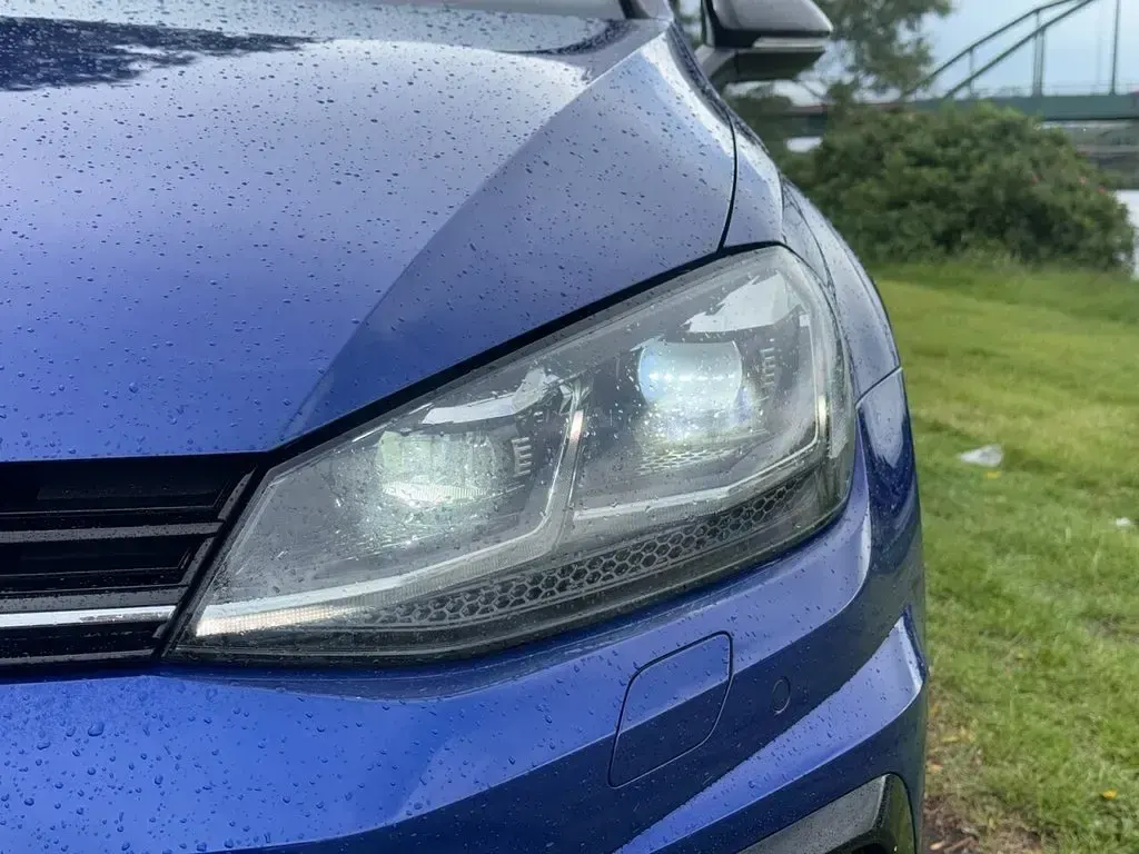 Used VW Golf VII R 300 HP (220 kW) 2020 Blue Hatchback