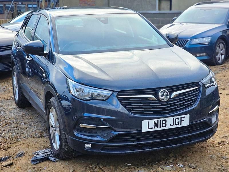 Used Vauxhall Grandland X S 130 HP (95 kW) 2018 Grey SUV