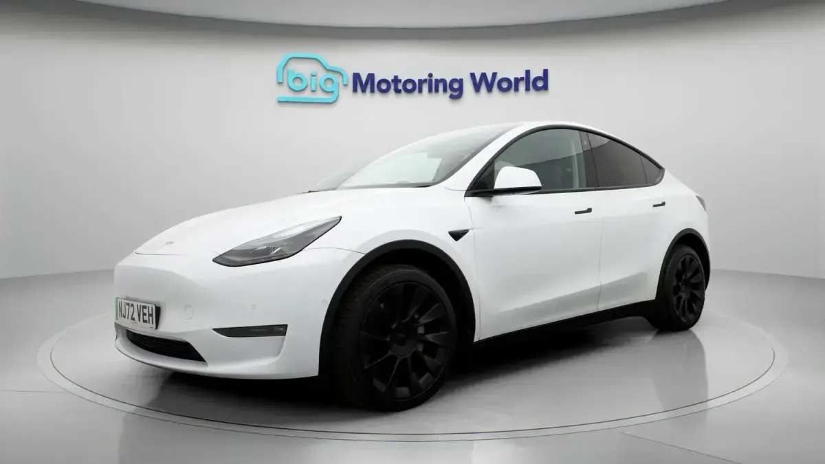Used Tesla Model Y Long Range AWD 378 kW (514 HP) 2022 White SUV