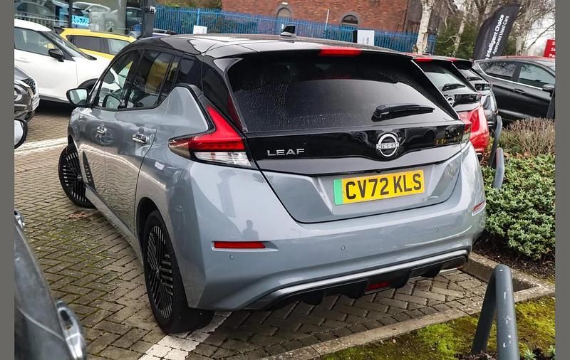 Used Nissan Leaf Tekna 160 kW (218 HP) 2022 Grey Hatchback