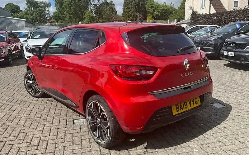 Used Renault Clio Iconic 76 HP (55 kW) 2019 Hatchback