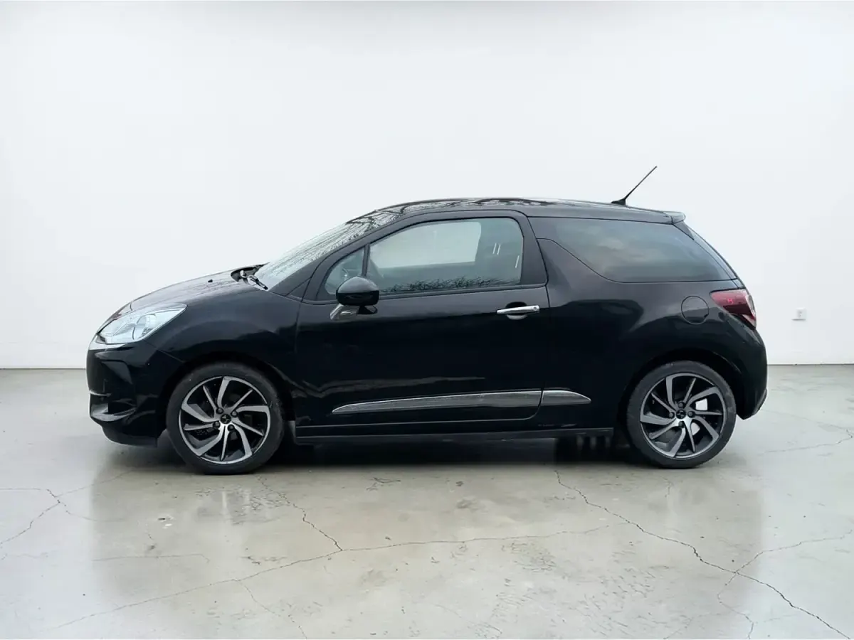Używany DS Automobiles DS3 Connected Chic 82 KM (60 kW) 2018 Czarny Hatchback