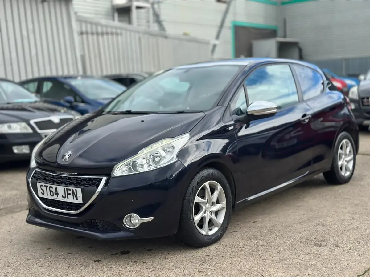 Gebraucht Peugeot 208 Style 82 PS (60 kW) 2014 Blau Kleinwagen