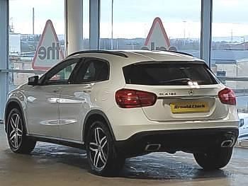 Used Mercedes GLA180 Urban 122 HP (89 kW) 2018 White SUV