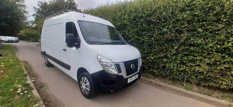 White Used 2015 Nissan NV400 SE Van | £4,995 (Good price) - Image 1/4