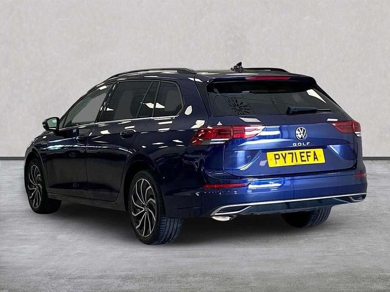 Used VW Golf VIII Style 130 HP (95 kW) 2021 Blue Estate