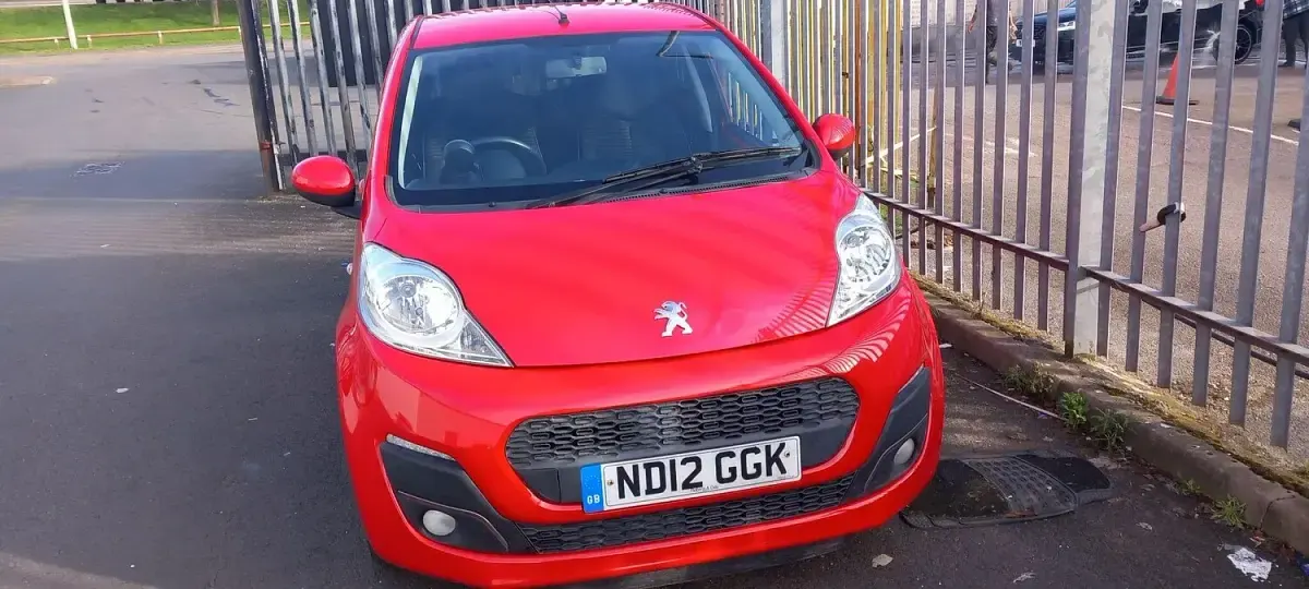 Used Peugeot 107 Allure 68 HP (50 kW) 2012 Red Hatchback