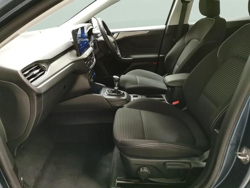 Used Ford Focus Titanium 125 HP (91 kW) 2023 Blue Hatchback