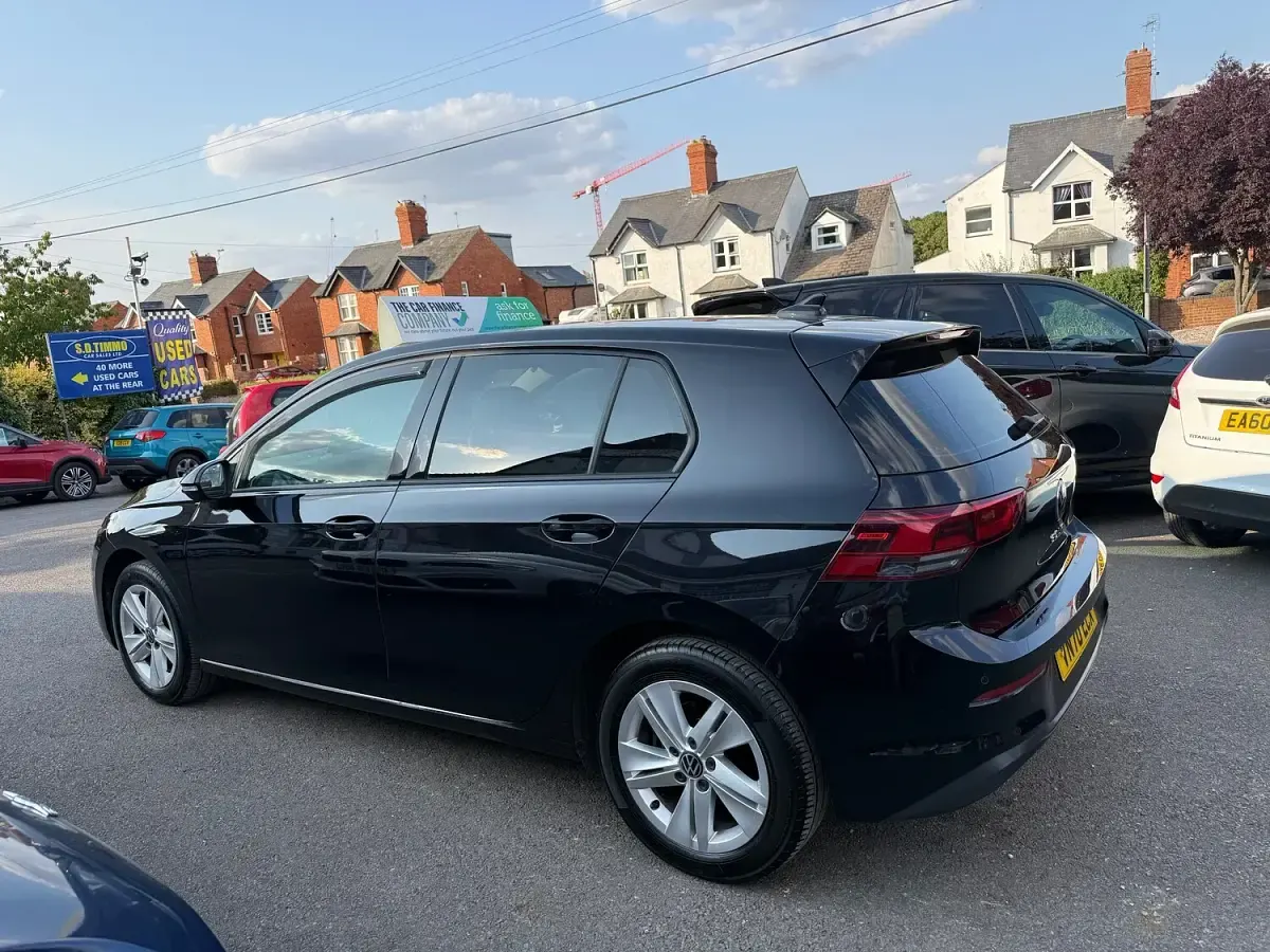 Used VW Golf VII Life 150 HP (110 kW) 2020 Black Hatchback