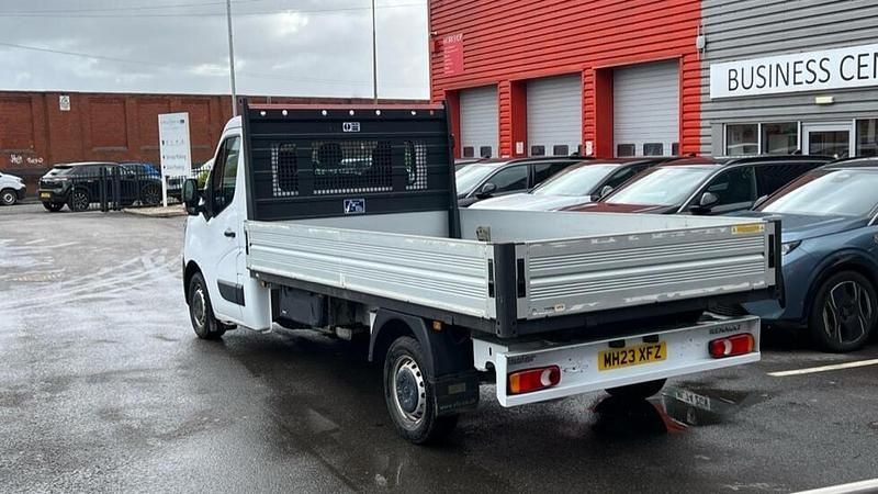 Used Renault Master Business 145 HP (106 kW) 2023 White MPV