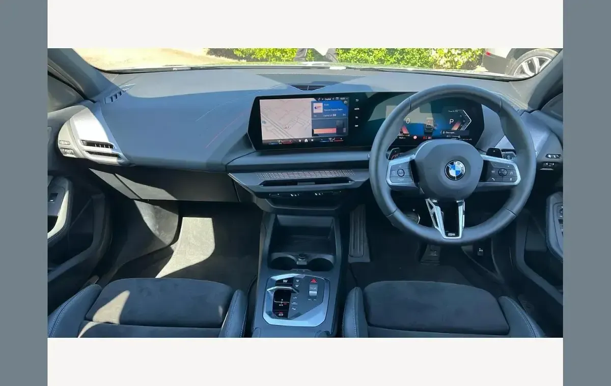 Begagnad BMW 120 M Sport 154 HK (113 kW) 2026 Grå Halvkombi