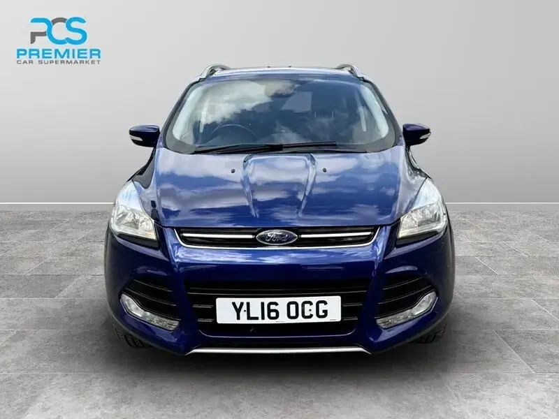 Usado Ford Kuga Titanium 180 CV (132 kW) 2016 Azul SUV