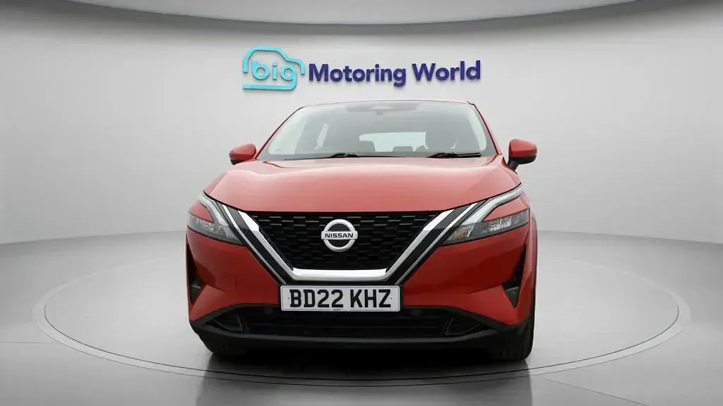 Used Nissan Qashqai Acenta Premium 140 HP (102 kW) 2022 Red SUV