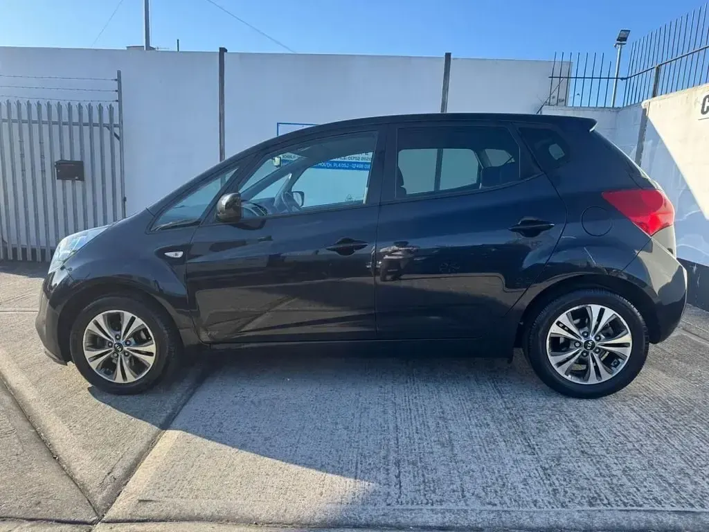 Used Kia Venga 89 HP (65 kW) 2016 Black Hatchback