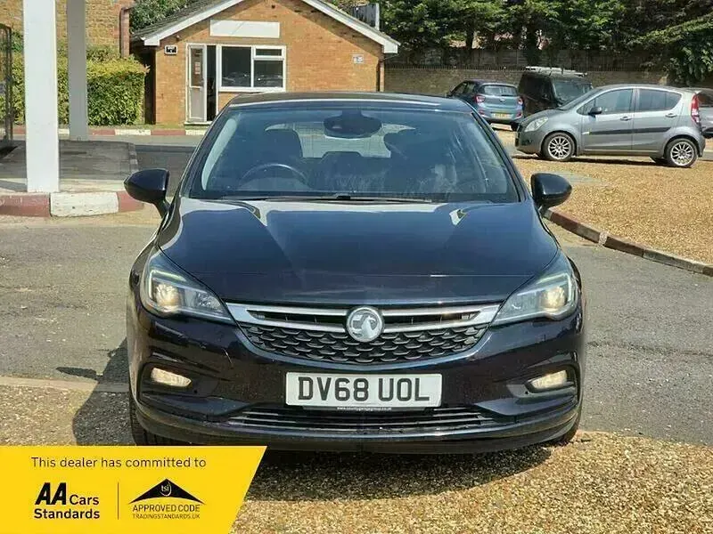 Used Vauxhall Astra SRi 200 HP (147 kW) 2018 Blue Hatchback