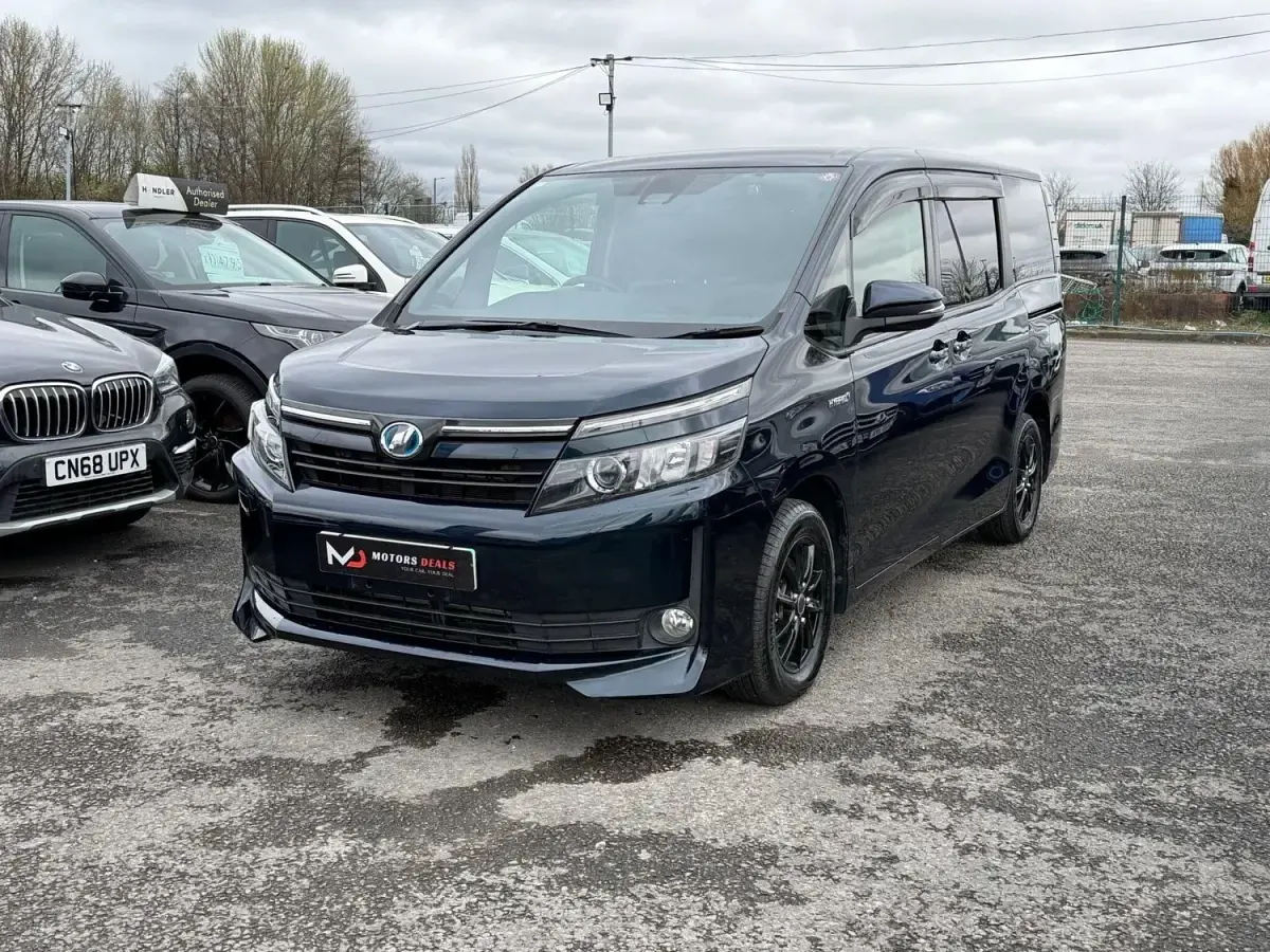Usado Toyota Prius+ 2026 Azul