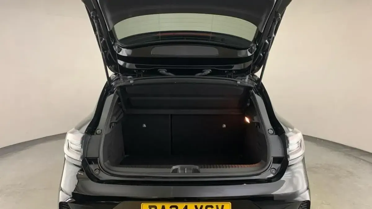 Used Renault Clio Techno 89 HP (65 kW) 2024 Black Hatchback