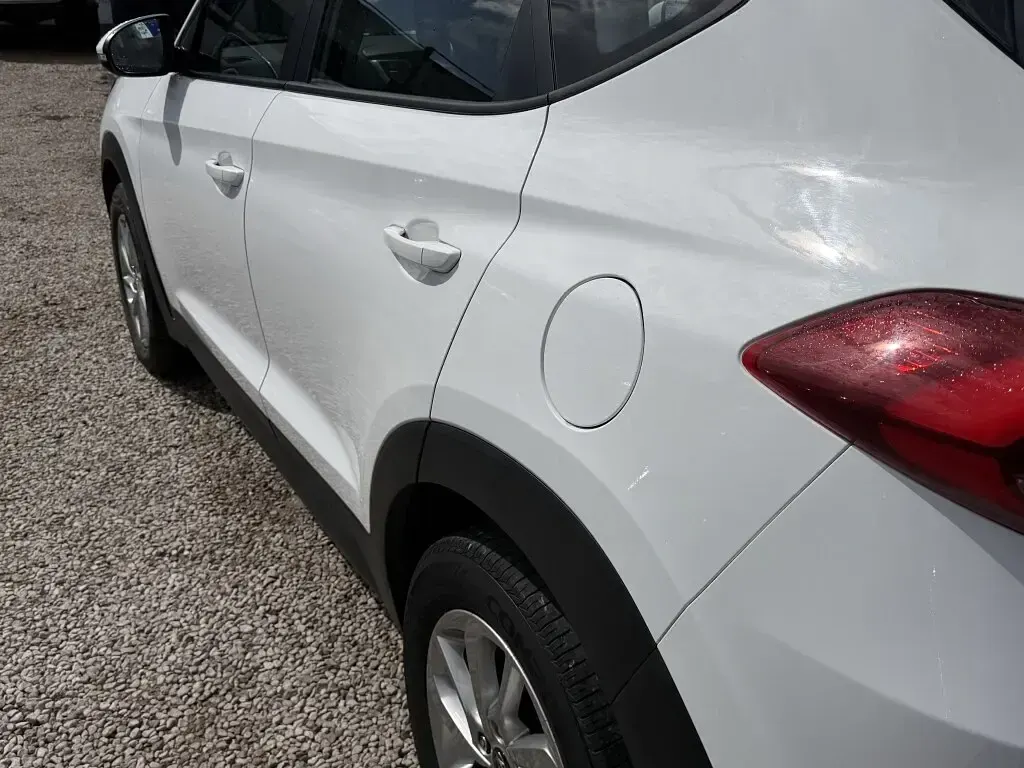 Used Hyundai Tucson SE 114 HP (83 kW) 2016 White SUV