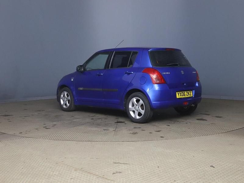 Usado Suzuki Swift GLX 101 HP (74 kW) 2006 Azul Citadino