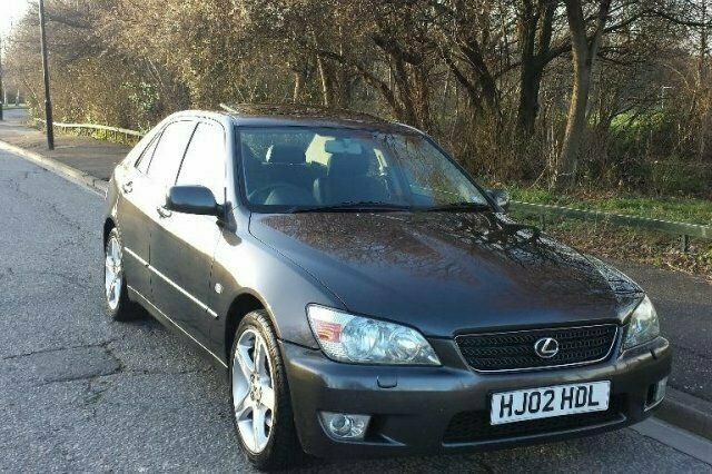 Used Lexus IS200 153 HP (112 kW) 2002 Sedan