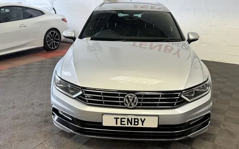 Used VW Passat R-line 190 HP (139 kW) 2016 Silver Estate