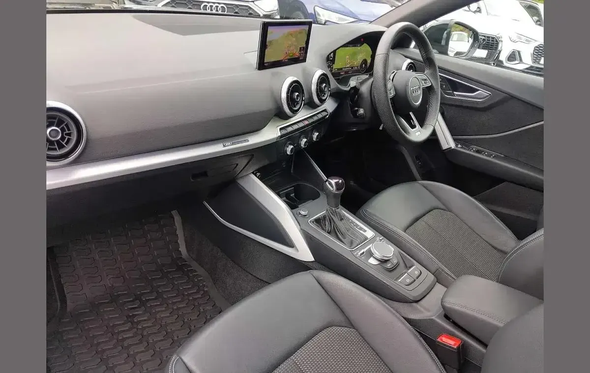 Used Audi Q2 S-Line 147 HP (108 kW) 2024 Black SUV
