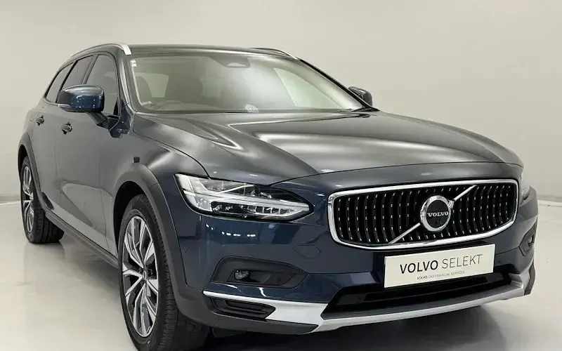 Used Volvo V90 CC Plus 235 HP (172 kW) 2022 Estate