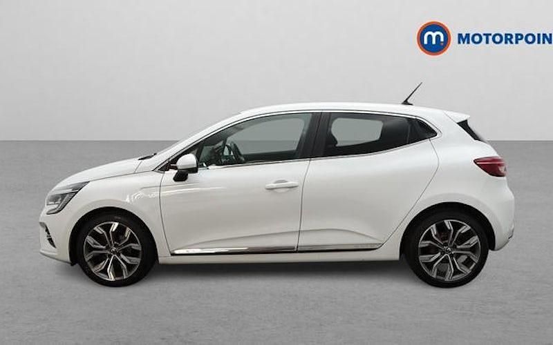 Used Renault Clio V Version S 101 HP (74 kW) 2020 White Hatchback