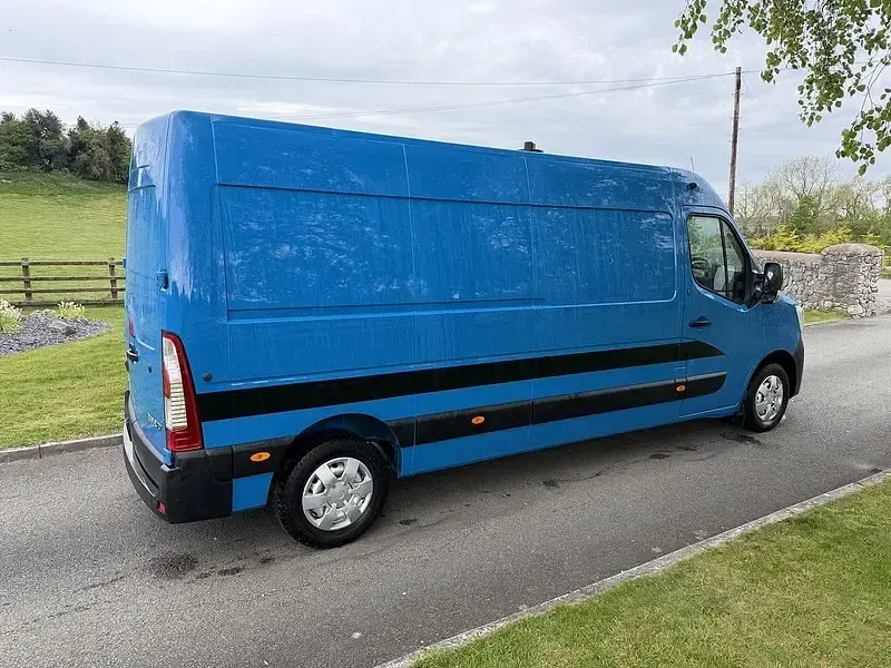 Used Renault Master Business 150 HP (110 kW) 2021 Blue MPV