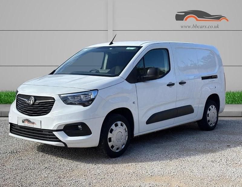 Used Vauxhall Combo Sportive 100 HP (73 kW) 2021 White MPV