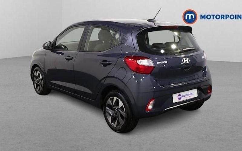 Used Hyundai i10 Advanced 79 HP (58 kW) 2025 Grey Hatchback