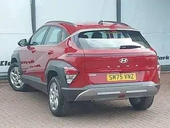 Used Hyundai Kona Advanced 100 HP (73 kW) 2025 Red SUV