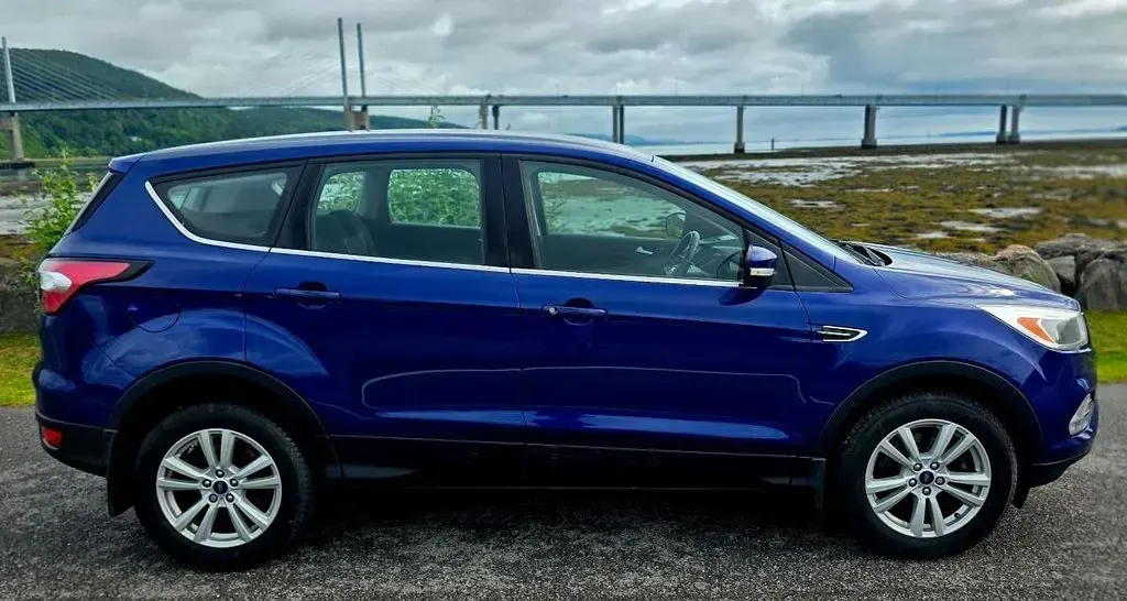 Used Ford Kuga Zetec 120 HP (88 kW) 2017 Blue SUV