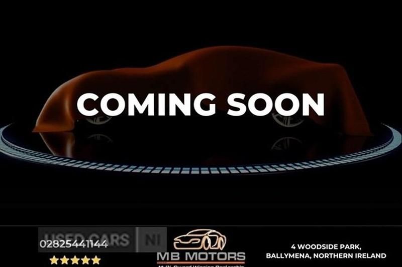 Used Volvo V40 R-Design Pro 120 HP (88 kW) 2018 White Hatchback