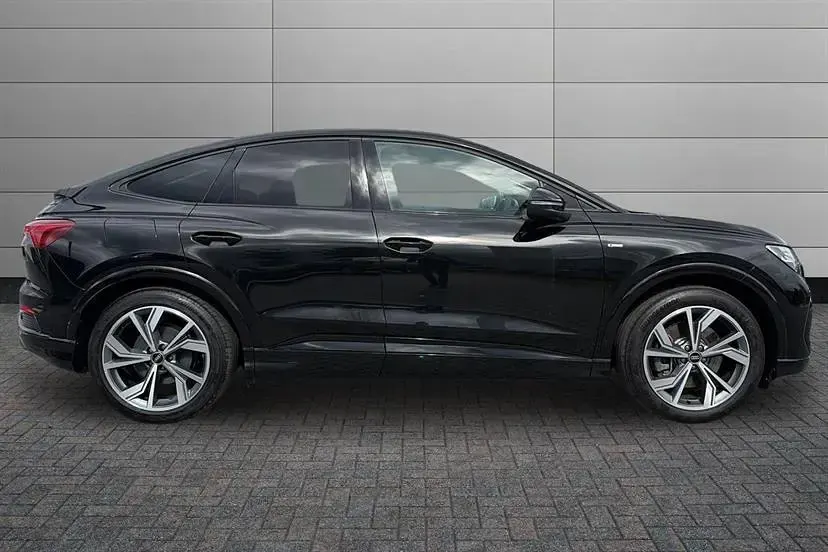 Used Audi Q4 e-tron Comfort 150 kW (204 HP) 2023 Mythos black SUV