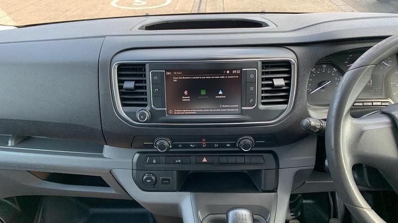 White Used 2021 Vauxhall Vivaro S Van | £10,195 (Super price) - Image 1/4