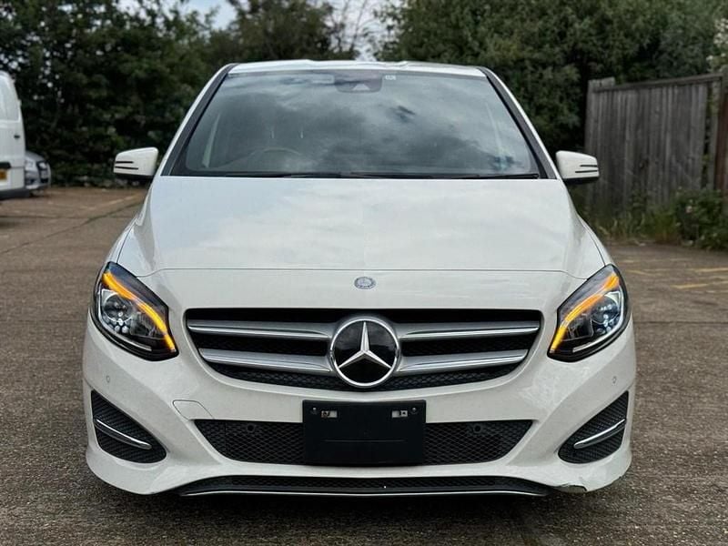Used Mercedes B180 122 HP (89 kW) 2016 White MPV