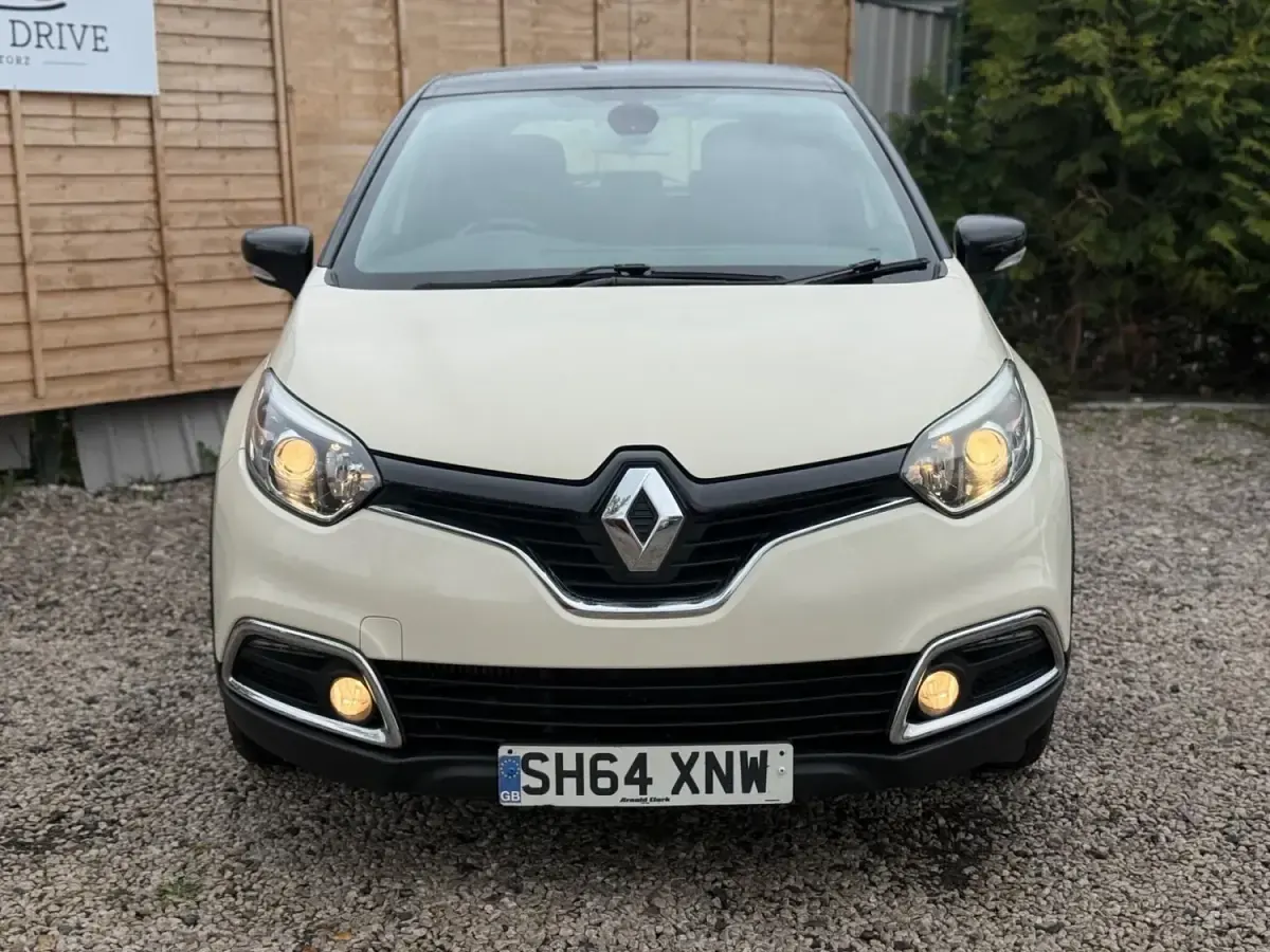 Second-hand Renault Captur Dynamique 2014 Bej SUV
