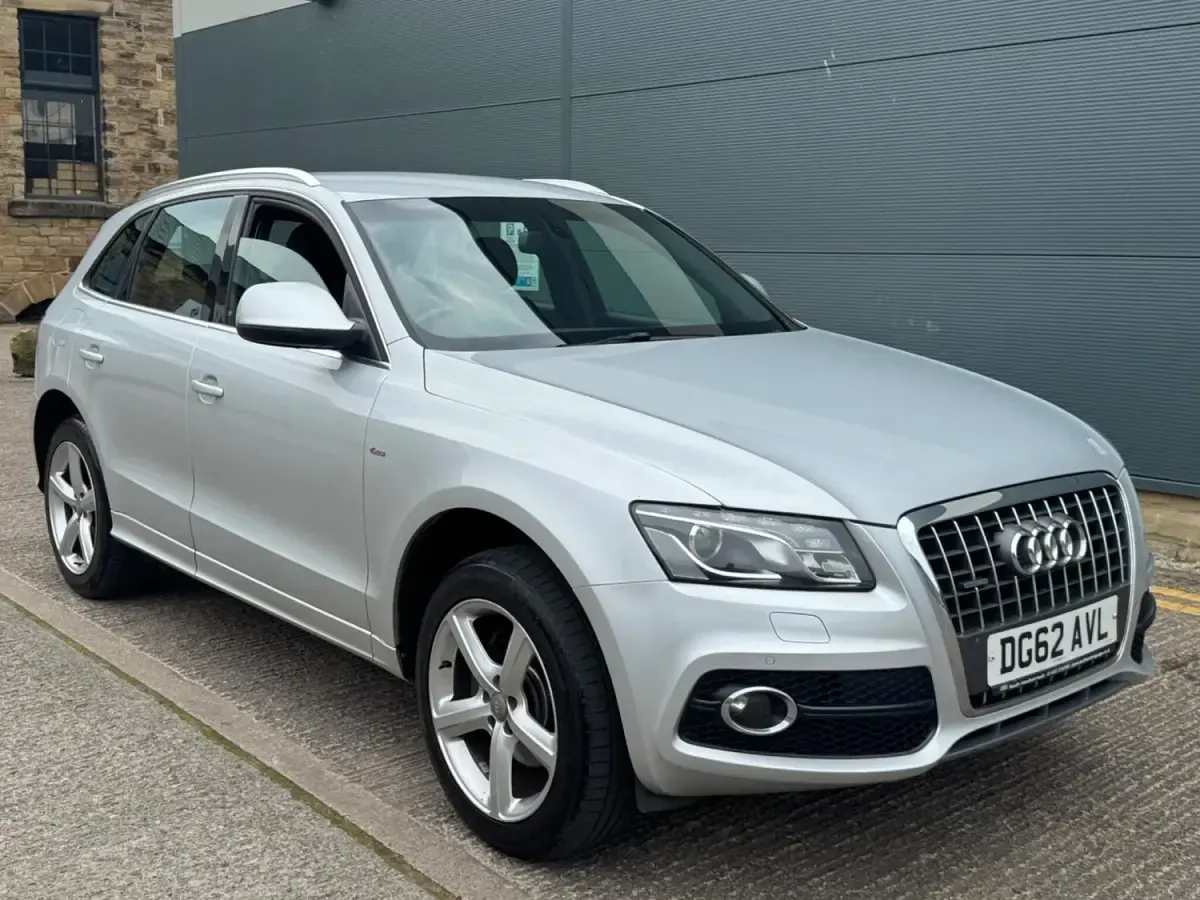 Begagnad Audi Q5 S-Line 2012 Silver SUV